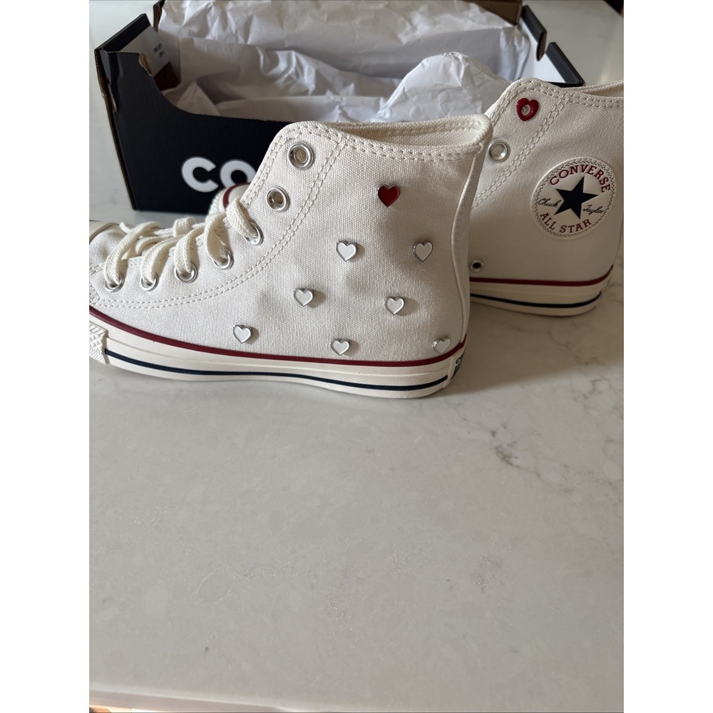 Converse Women 7.5 Chuck Taylor All Star White Hearts High Top Sneaker Retro Vtg